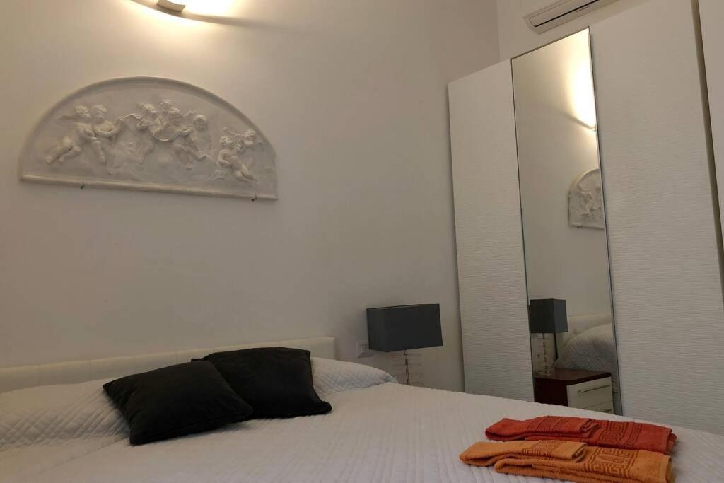 Casa Alberto Da Giussano, Elegante Bilocale In Centro Con Balcone Sul Parco Milán Exteriér fotografie