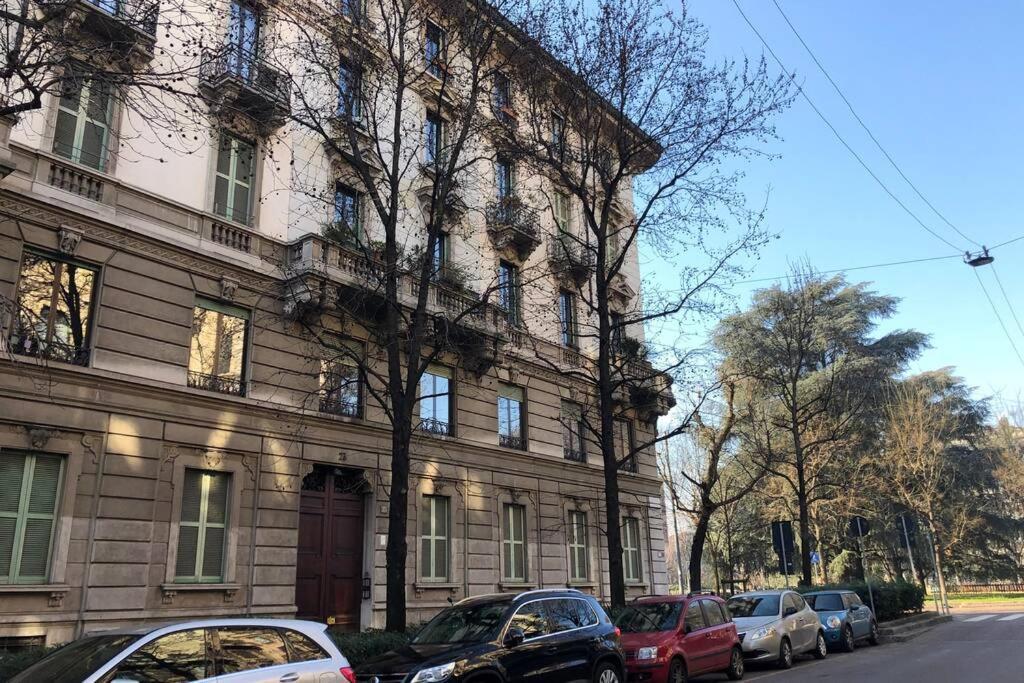 Casa Alberto Da Giussano, Elegante Bilocale In Centro Con Balcone Sul Parco Milán Exteriér fotografie